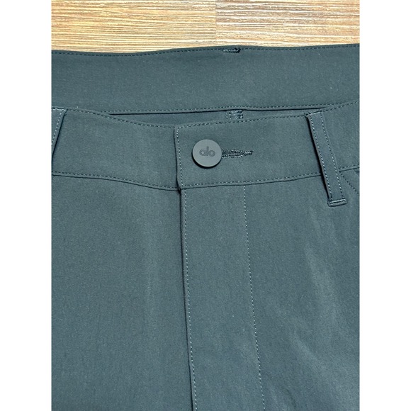 Alo Yoga Men's Day and Night Pants Charcoal Grey Performance Sz 36x30 - Picture 2 of 10